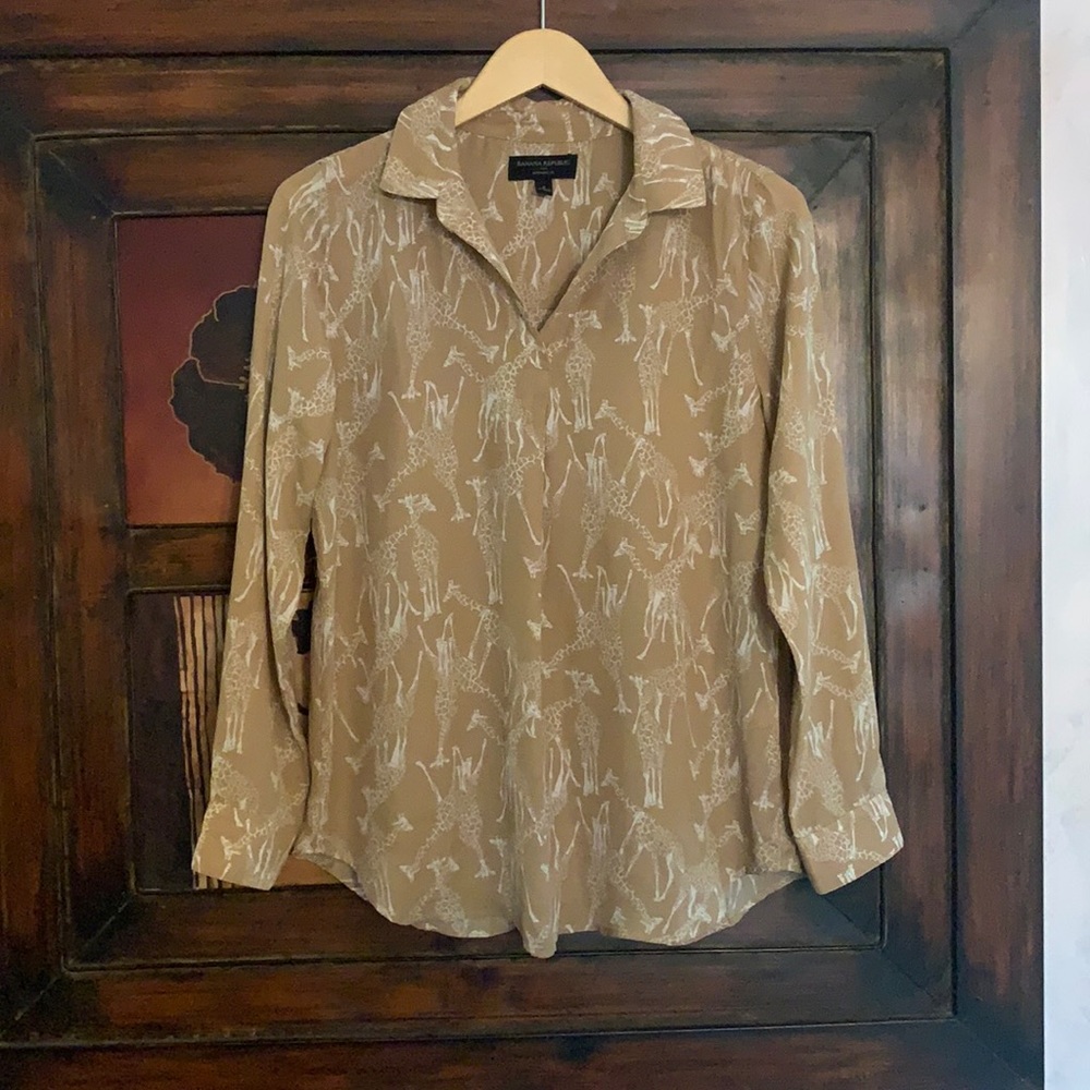 Giraffe 🦒 print blouse